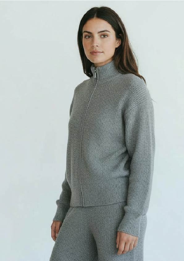 Костюм женский