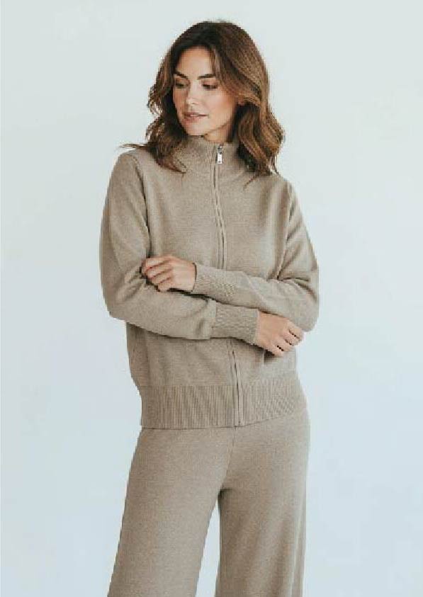 Костюм женский